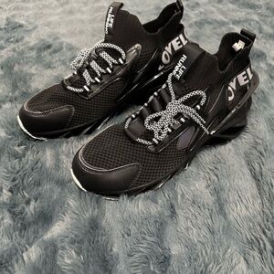 Black Men's Knit Athletic Sneakers - Comfortable Lightweight Performance